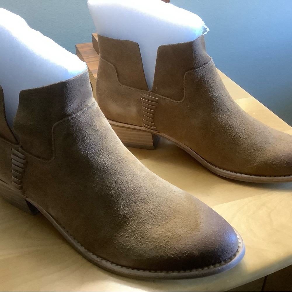 DOLCE VITA CLEO BOOTIE 6.5 NWT